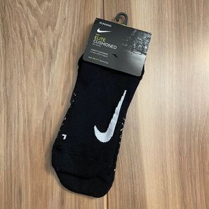 Nike Elite Cushioned No Show Socks